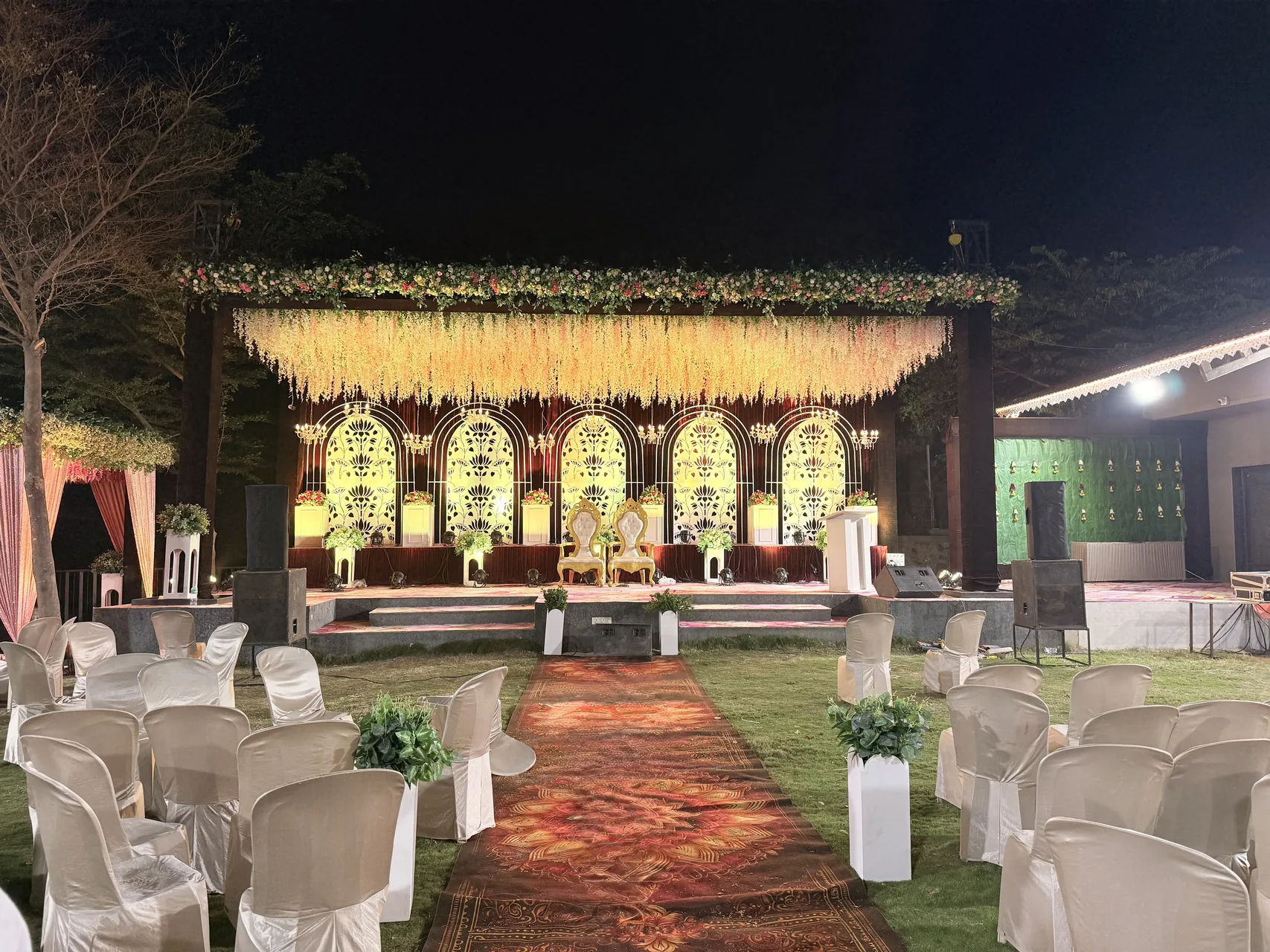 Hills wedding decor